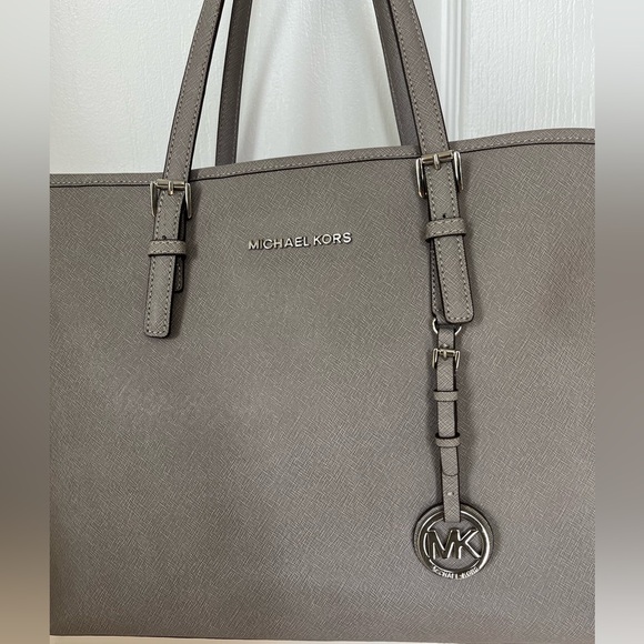 Michael Kors Jet Set Tote purse-Saffiano leather-Light grey - Picture 2 of 16